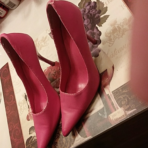 Heels - Picture 2 of 3